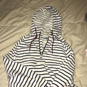 OLD NAVY MENS WINDBREAKER JACKET